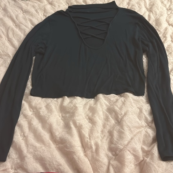 Charlotte Russe Green Criss Cross Low Cut Crop Top - Picture 6 of 8